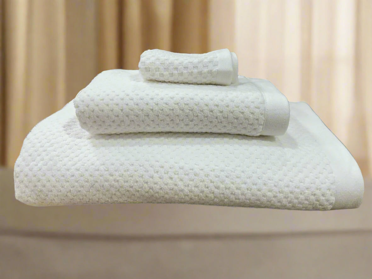 Luxor 540 GSM Luxury Towel -White