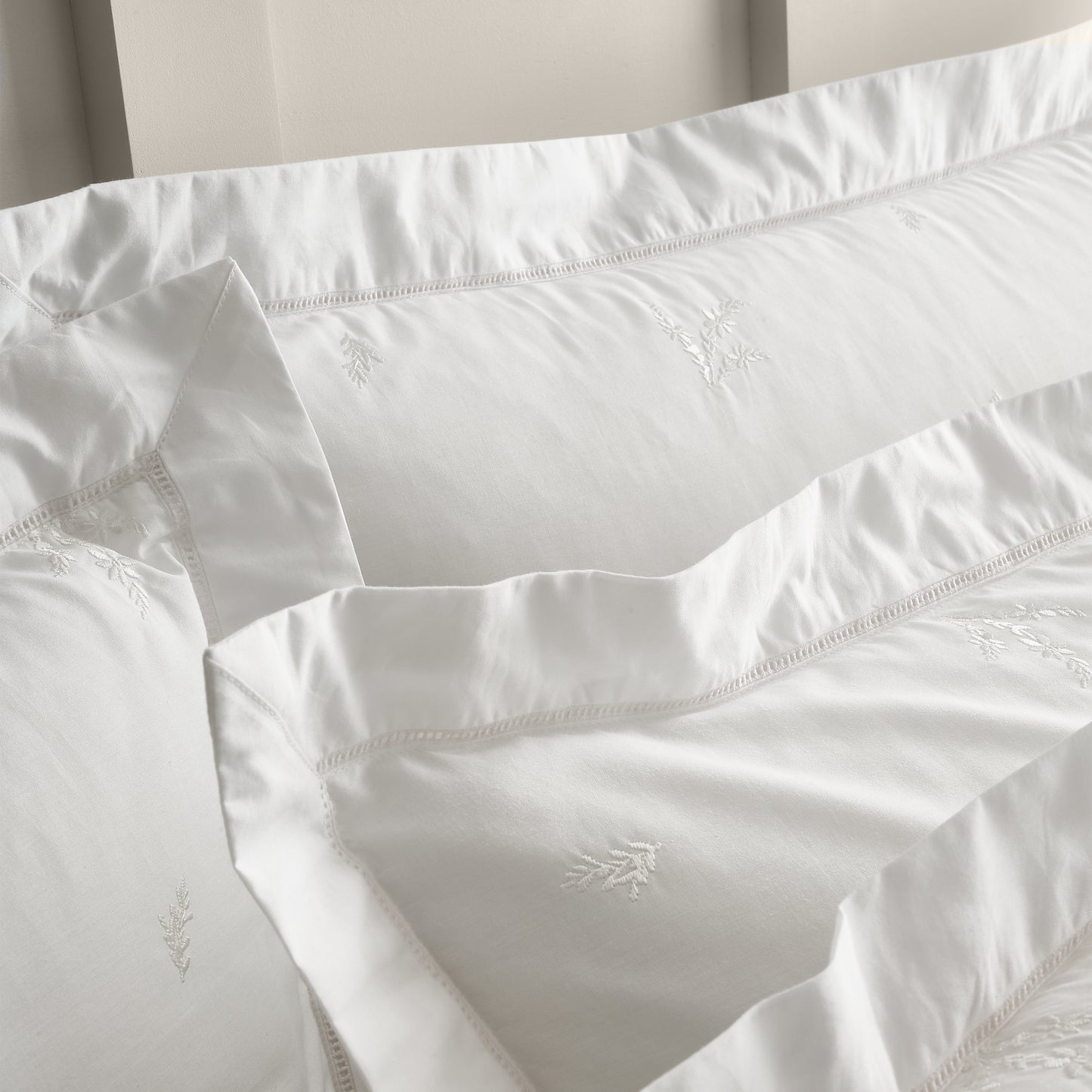 Lotta 200 Thread Count Cotton Duvet Set -White
