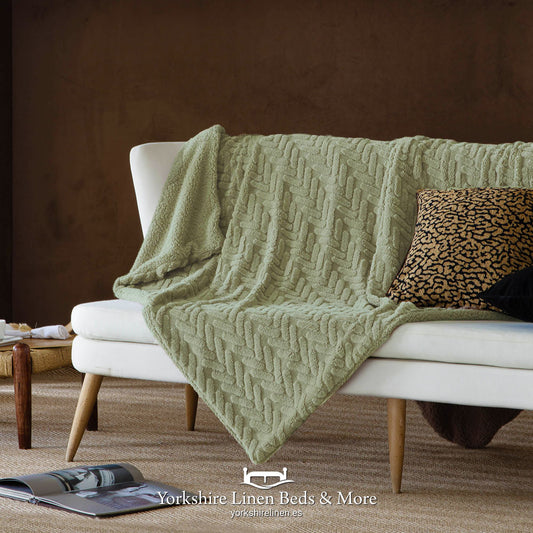 Conor Sherpa Throw- Green
