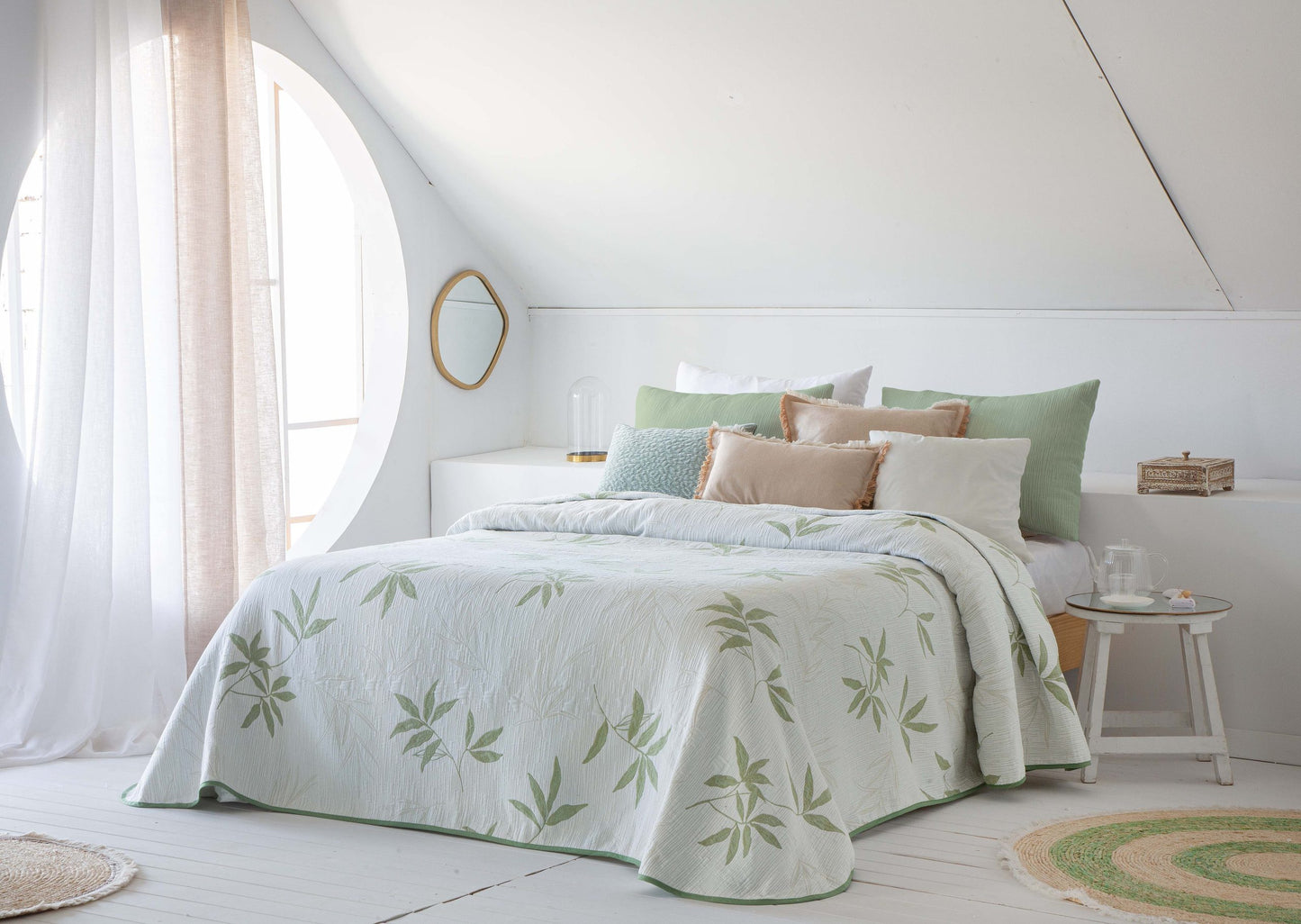 Dado Light weight Bedspread, Green ON LINE EXCLUSIVE OFFER