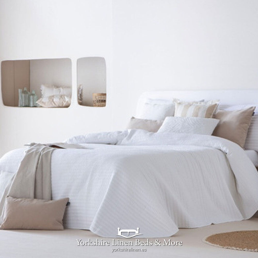 Lindy Light Weight Bedspreads, White - Bedspreads & Runners - Yorkshire Linen Beds & More