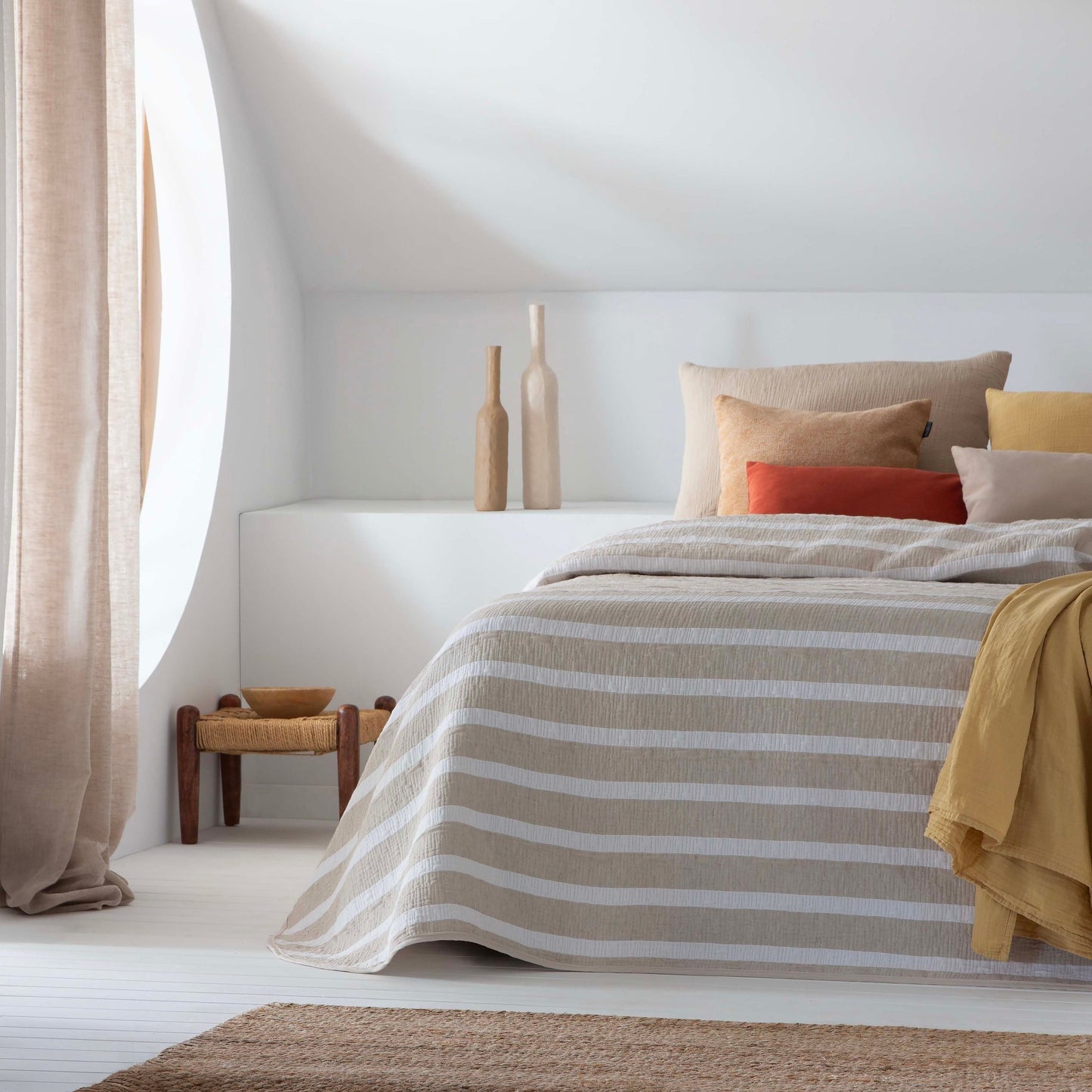 Mambo Reversible Bedspread, Beige