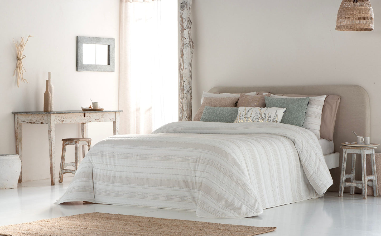 Nature Bedspread, Beige