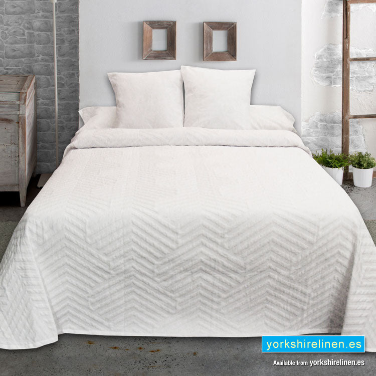 New Espiga Jacquard Bedspread, White - Yorkshire Linen Warehouse Mijas Marbella P02