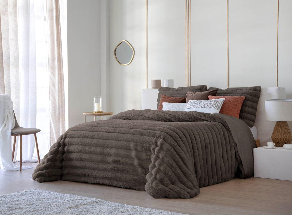 Cederic Sherpa Bedspreads Chocolate