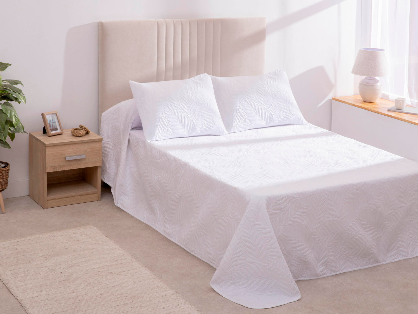 Special Offer Lightweight Bedspread Edna White