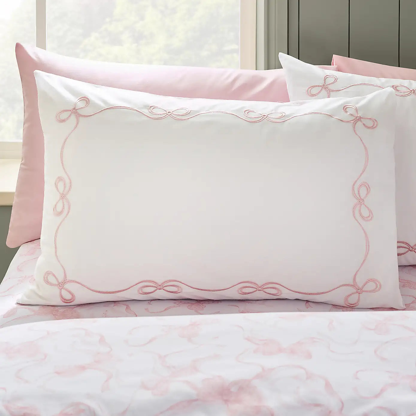 Embroidered Bow White & Pink Reversible Duvet Set