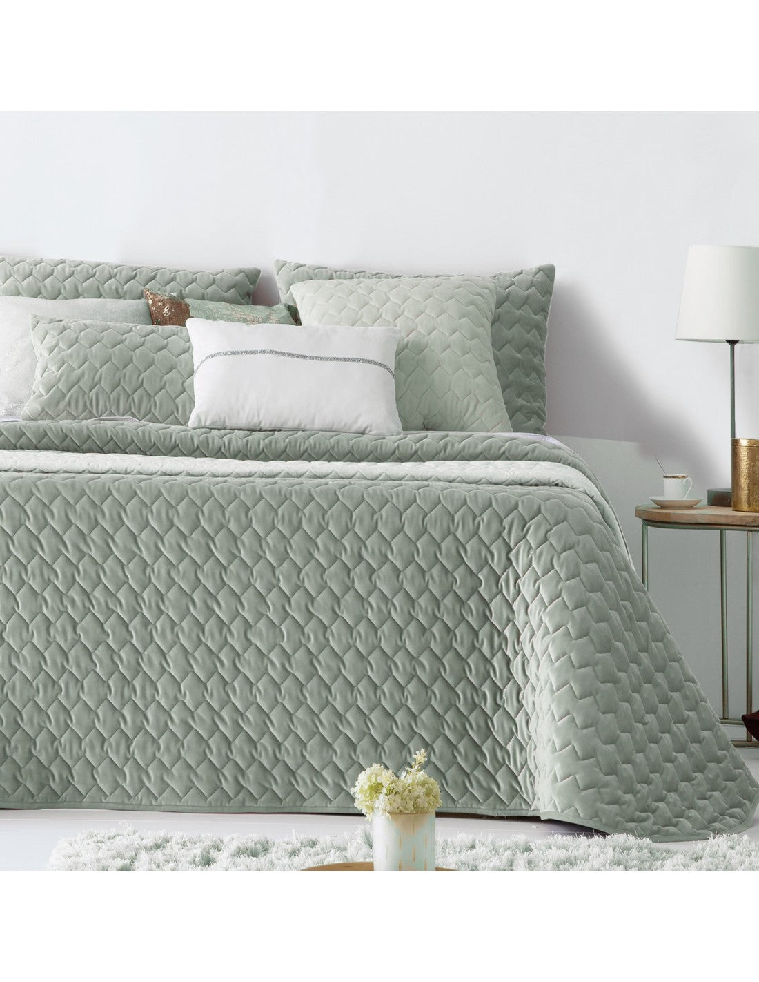 Naroa Luxury Velvet Bedspread, Soft Green