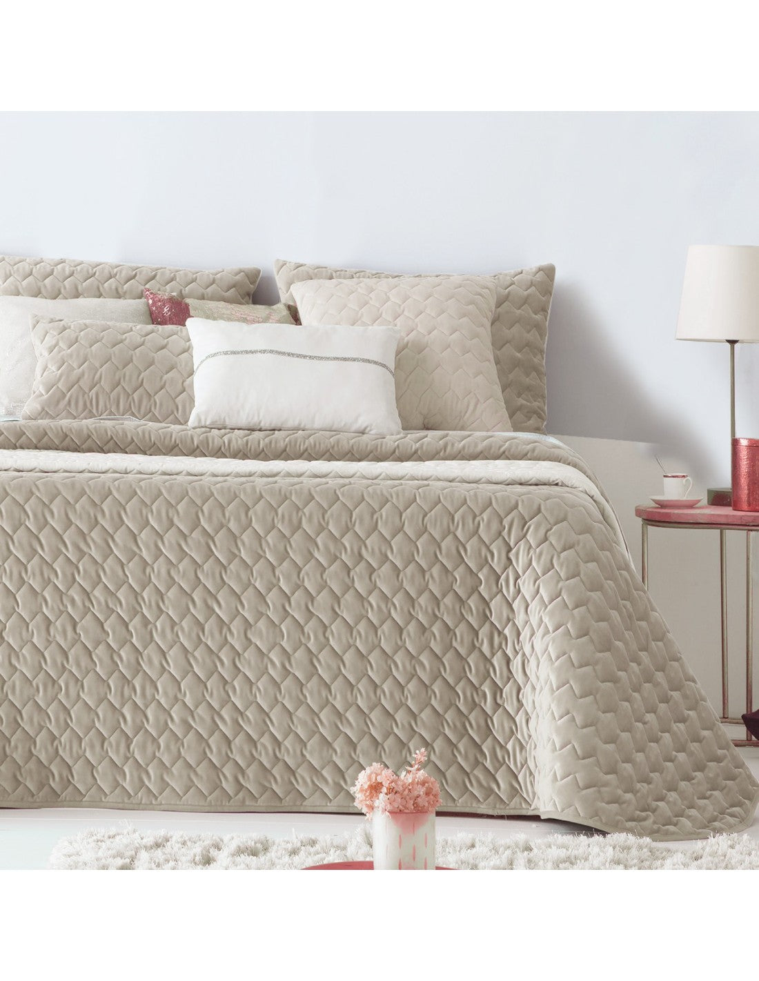 Naroa Luxury Velvet Bedspread, Ivory