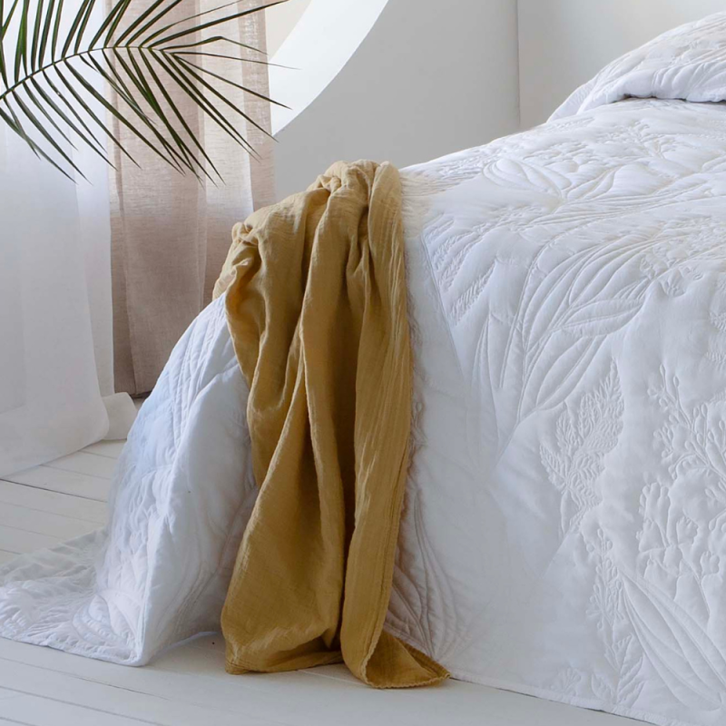 Mireya Lightweight Bedspread - White