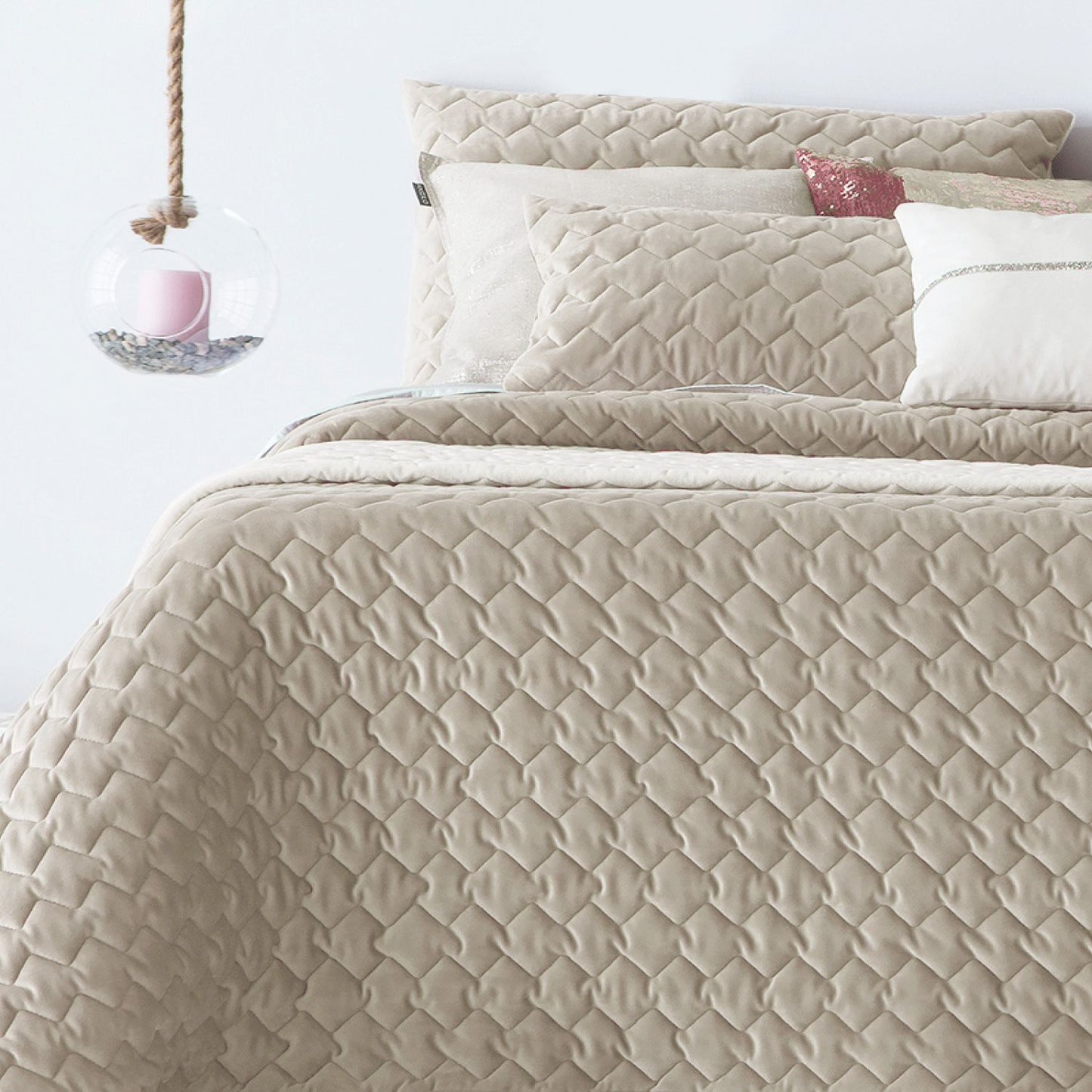 Naroa Luxury Velvet Bedspread, Sand