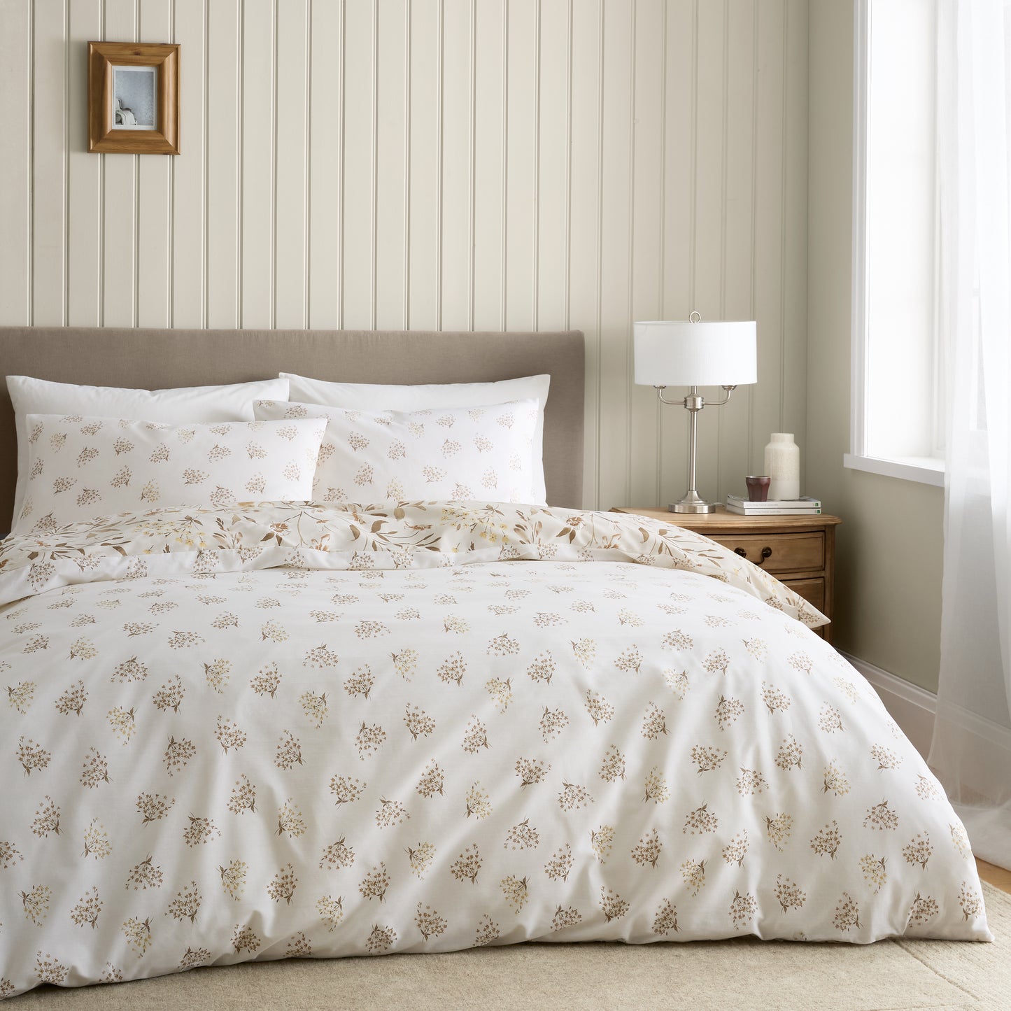 Isabella Floral Reversible Duvet Set Natural