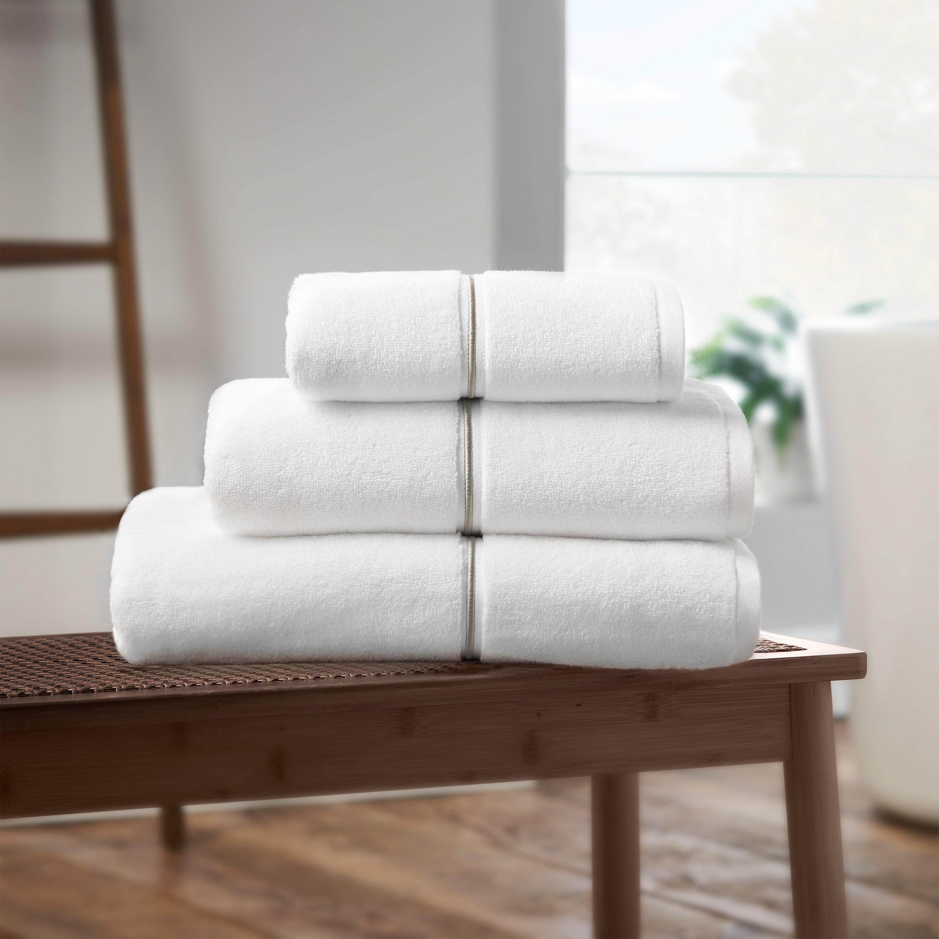 Satin Stitch 600 gsm Zero Twist Towels - White