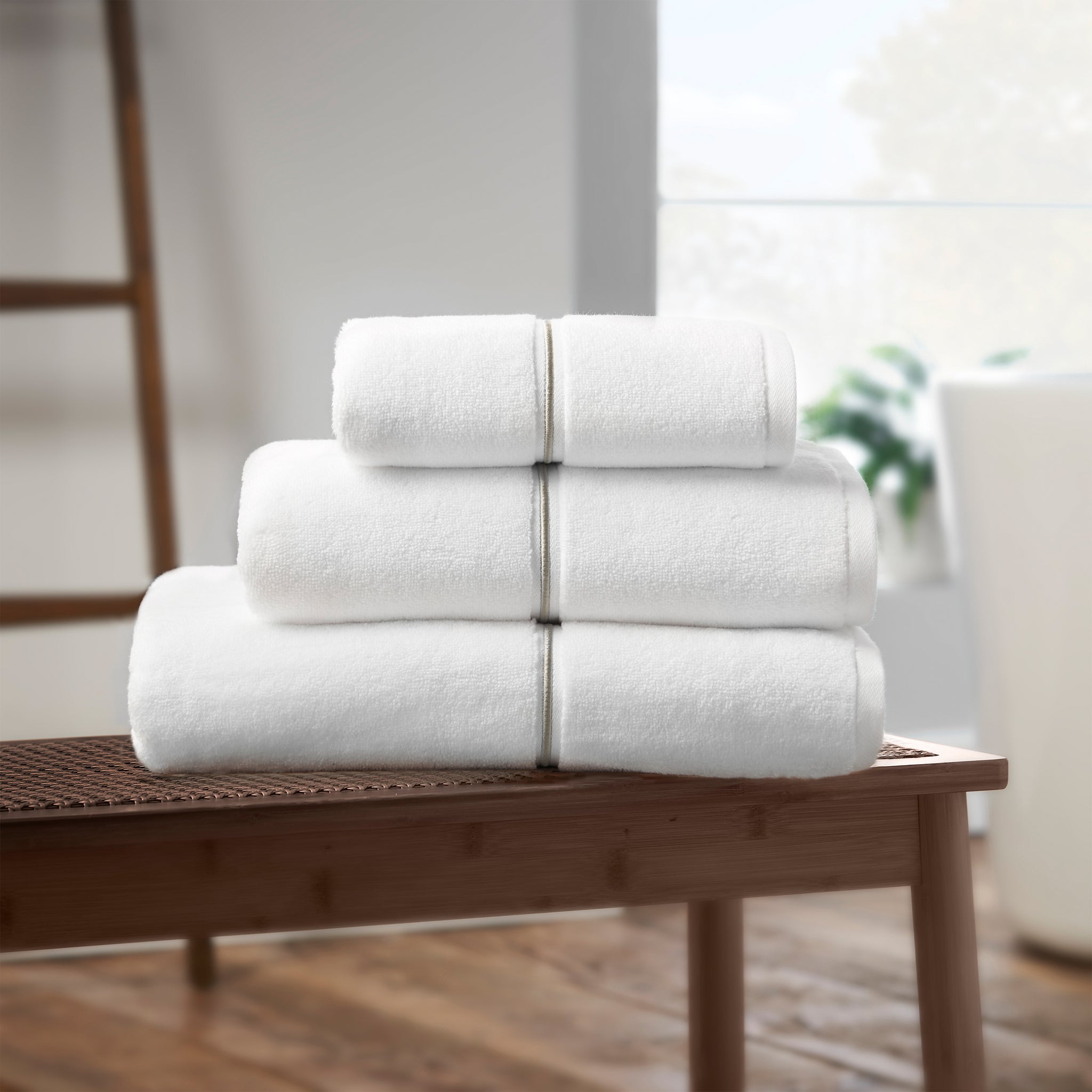 Satin Stitch 600 gsm Zero Twist Towels - White