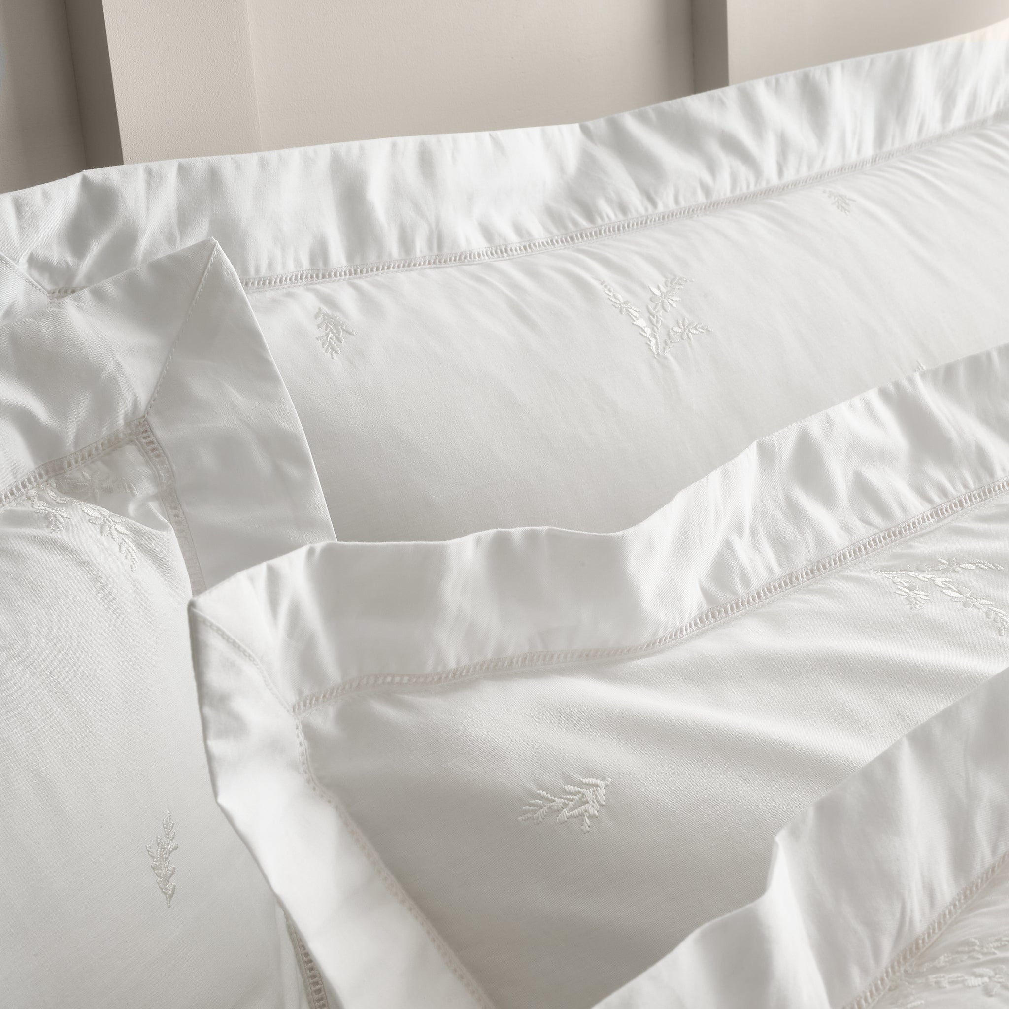 Lotta 200 Thread Count Cotton Duvet Set -White