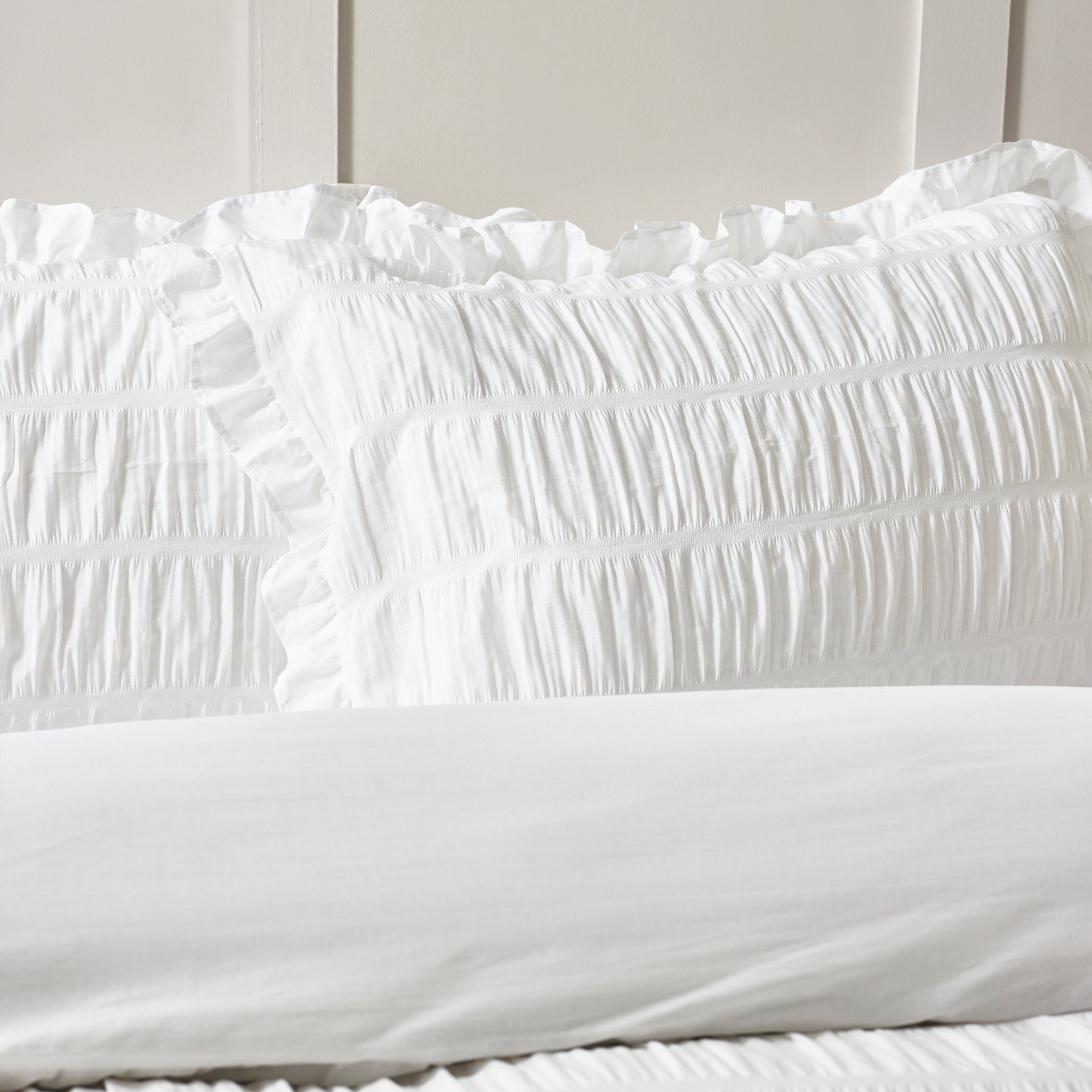 Seersucker Frill Cotton Rich Duvet Set- White