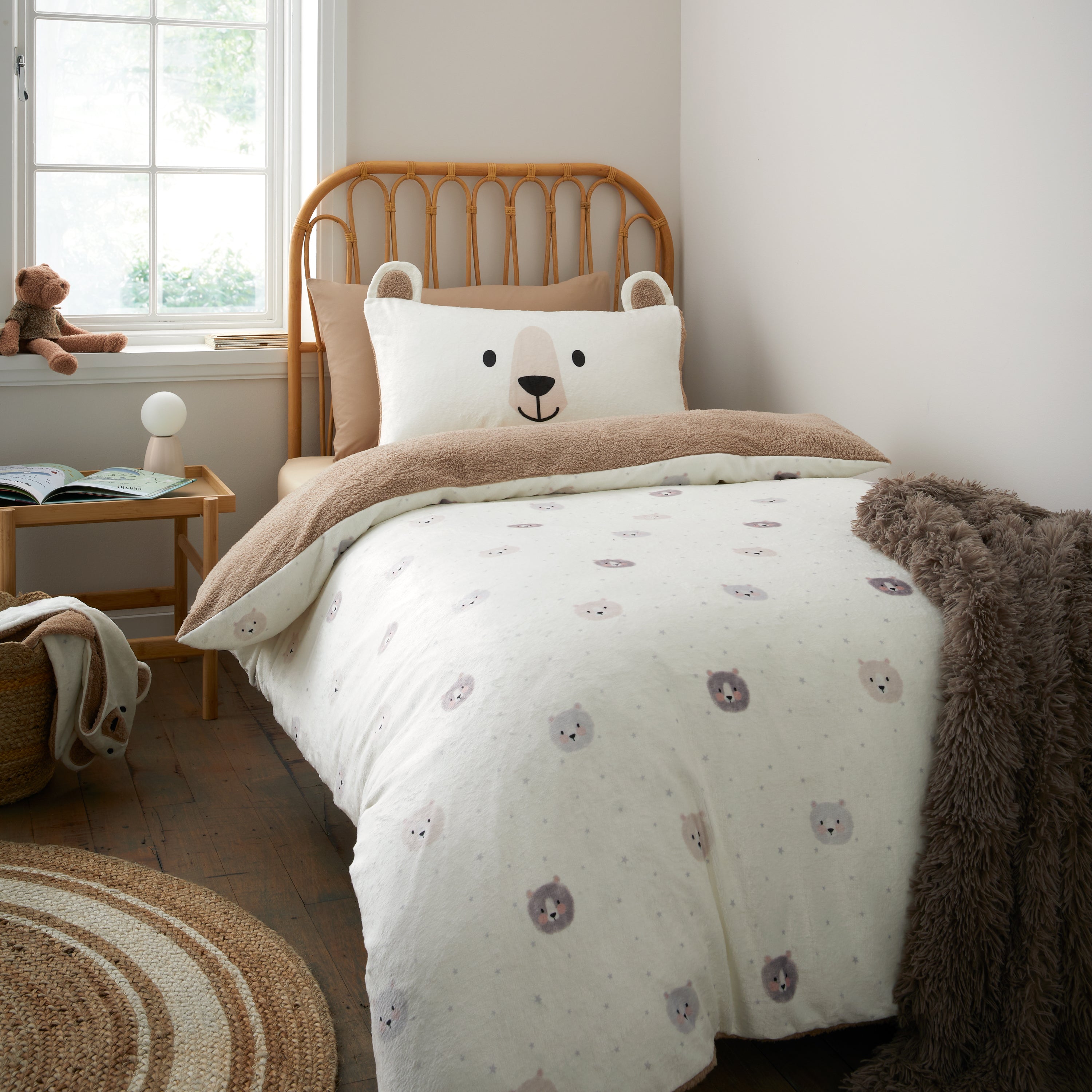 Cosy Bear Hooded Blanket