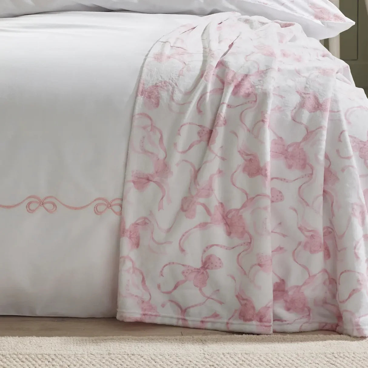 Pink Bow Oversized Fleecy Throw