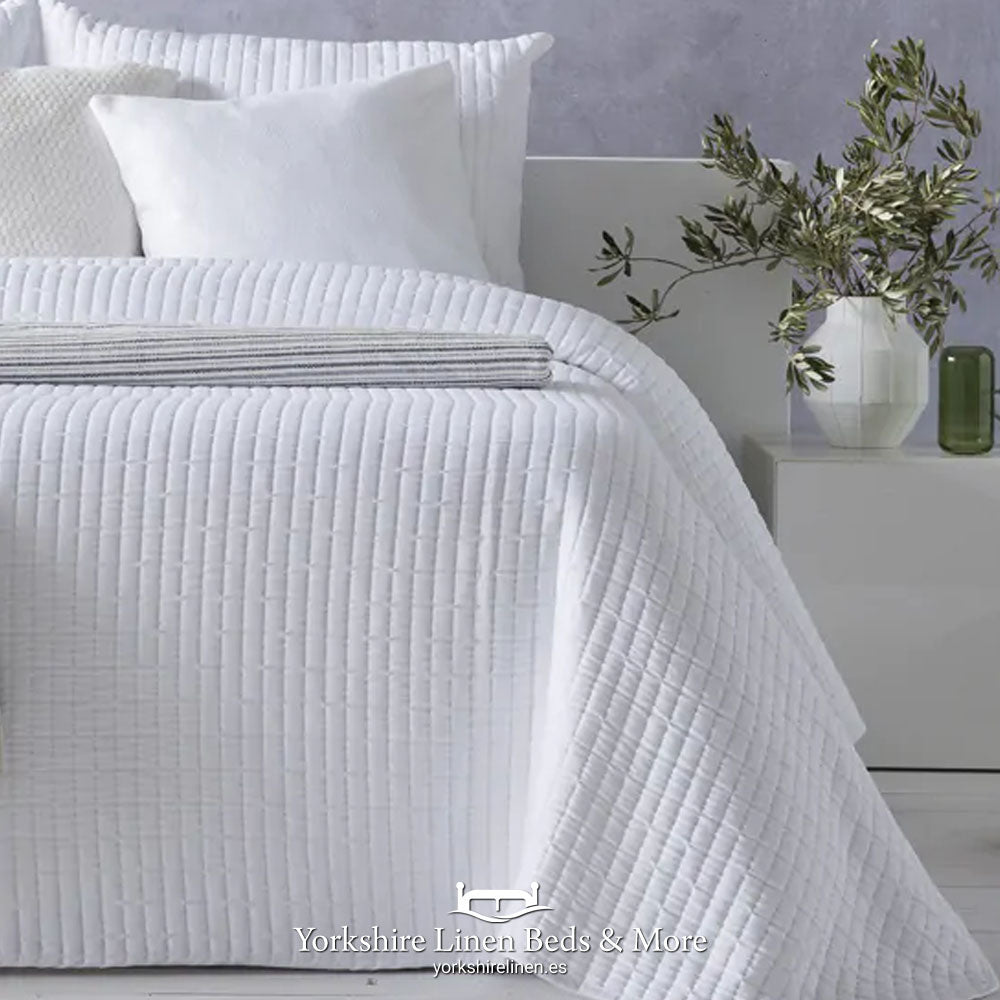 Agnes Lightweight Bedspread, White - Bedspreads & Throws - Yorkshire Linen Beds & More