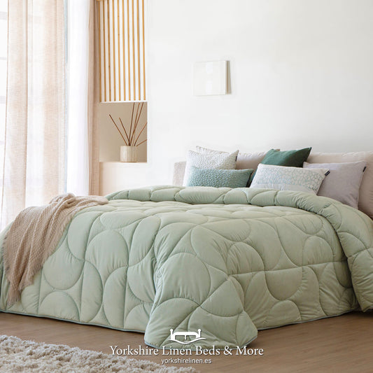 Arni Luxury Bedspread Green