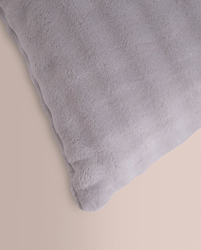 Icelandia Value Faux Fur Throws and Cushions, Silver