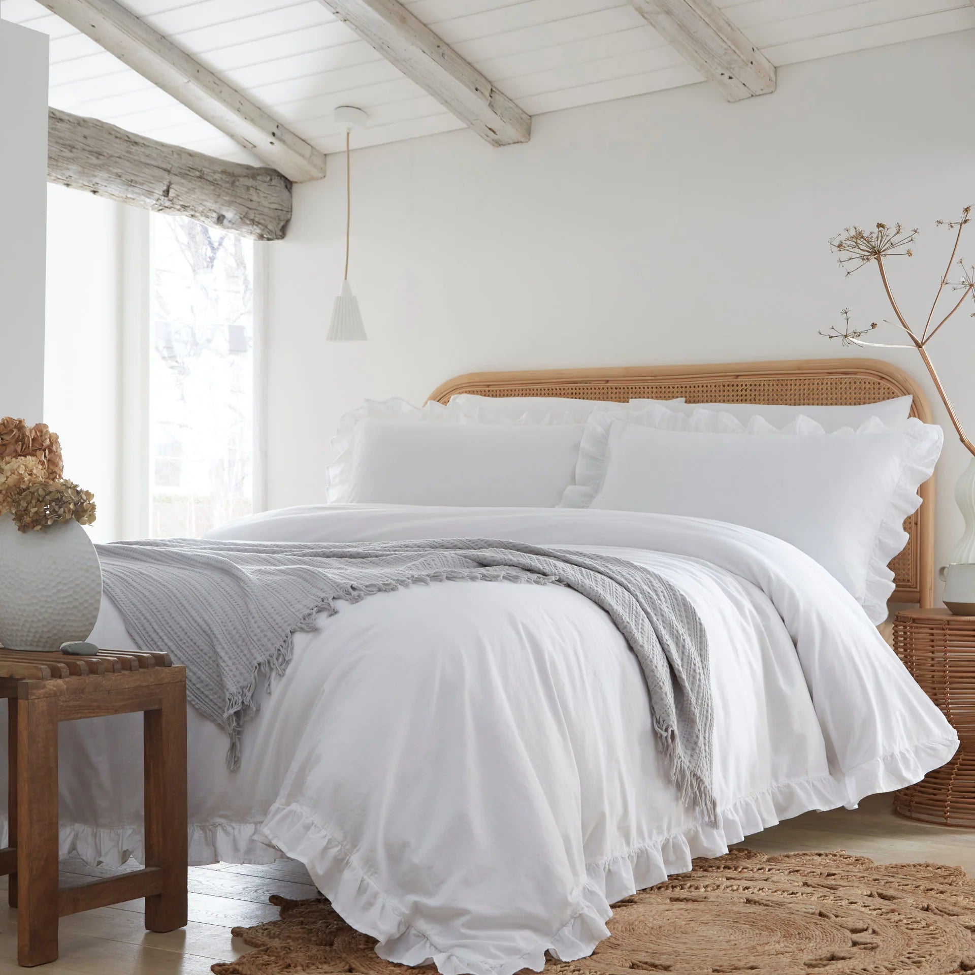 Cassie Frill 100 % Cotton White Duvet Set REDUCED TO CLEAR !