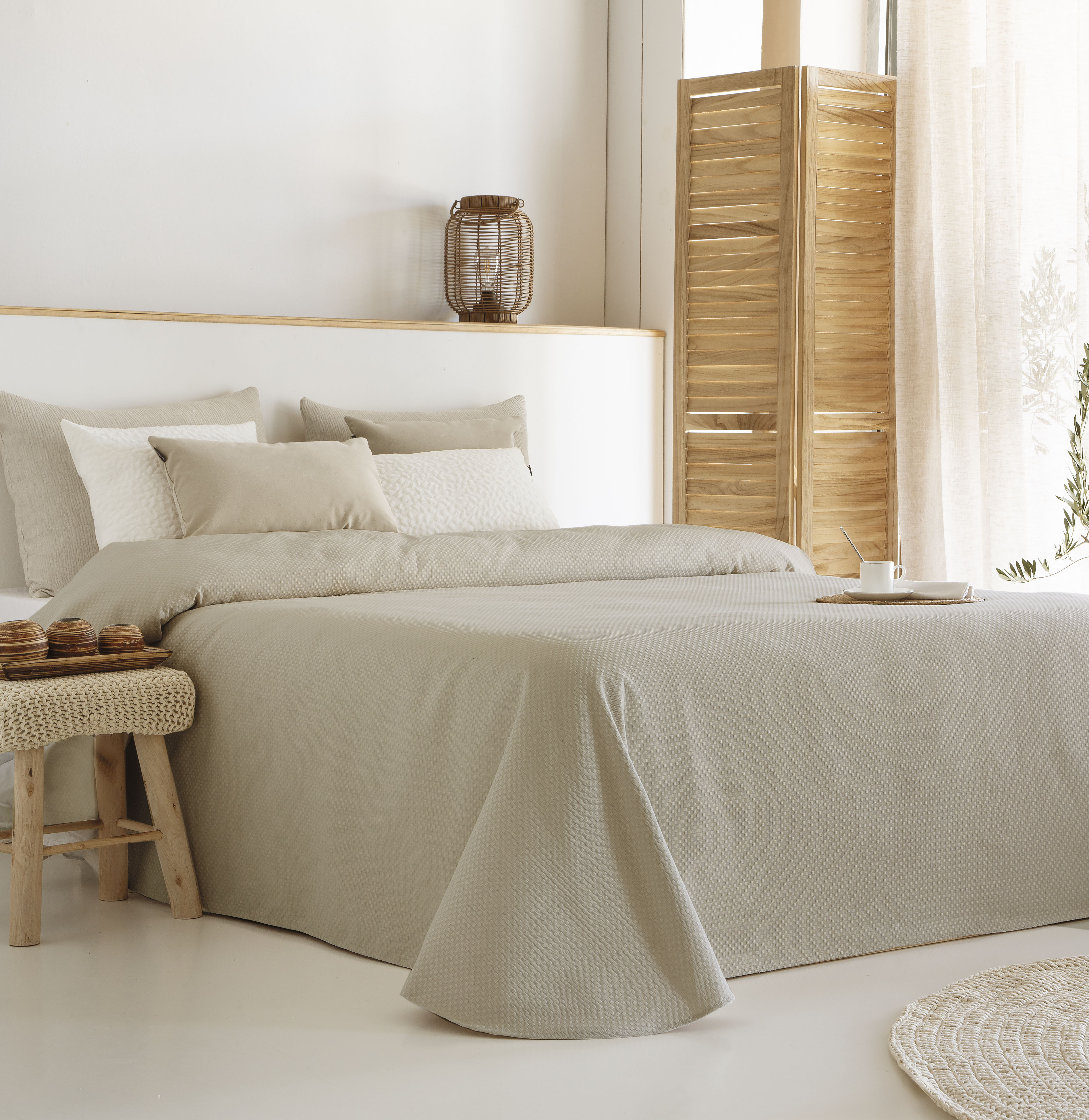 Lionel Jacquard Bedspread Taupe