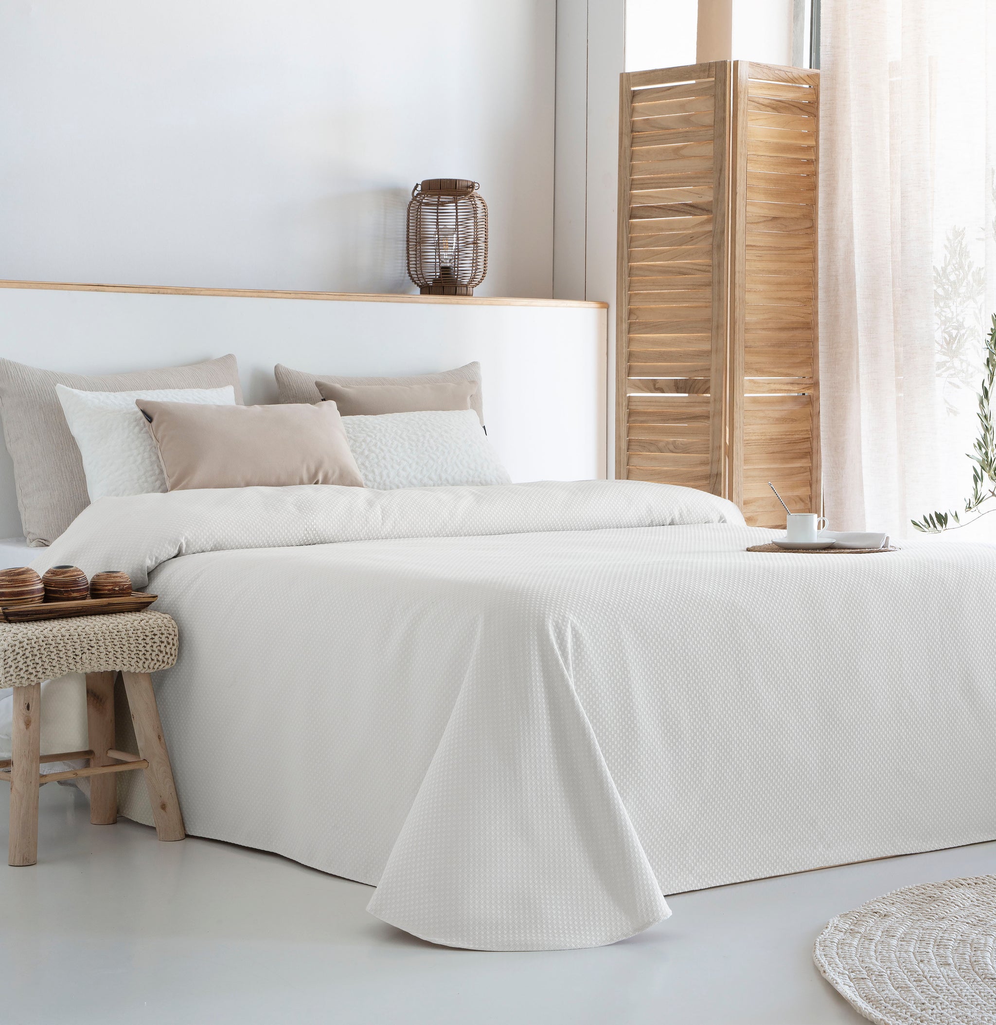 Lionel Jacquard Bedspread White