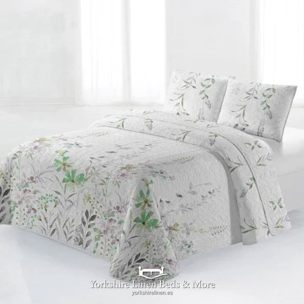 Gandia lightweight green bedspread with textured geometric pattern - Summer Bouti bedding at Yorkshire Linen Mijas Costa.