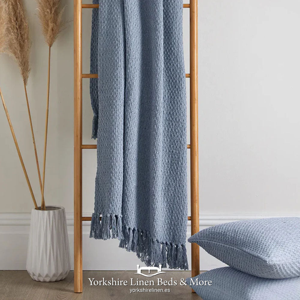 Hayley 100 % Cotton Throw - Light Blue