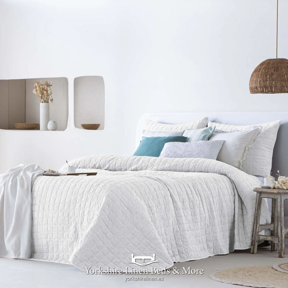 Lares Lightweight Bedspread, White - Bedspreads & Runners - Yorkshire Linen Beds & More