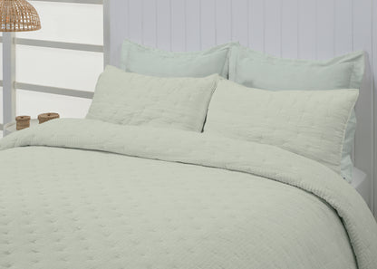 Maya Seersucker Style Bedspread- MInt