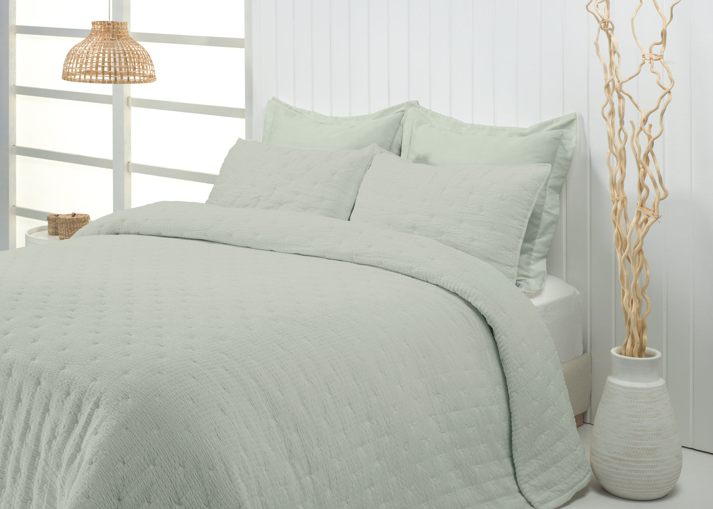 Maya Seersucker Style Bedspread- MInt