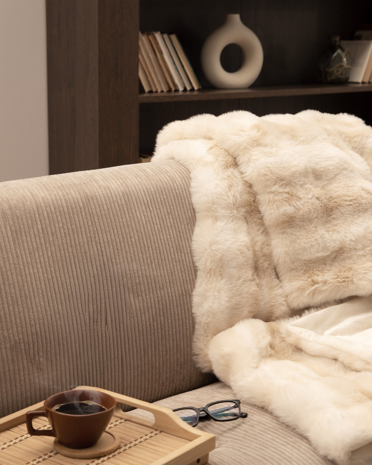 White Wolf Luxury Fur Throw - Natural