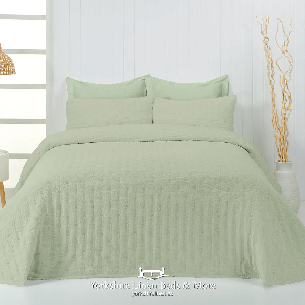 Maya Seersucker Style Bedspread- MInt