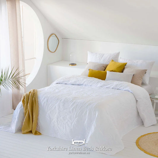 Mireya Lightweight Bedspread - White