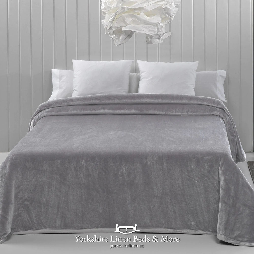 New Alaska Luxury Throw, Soft Silver - Bedspreads & Throws - Yorkshire Linen Beds & More
