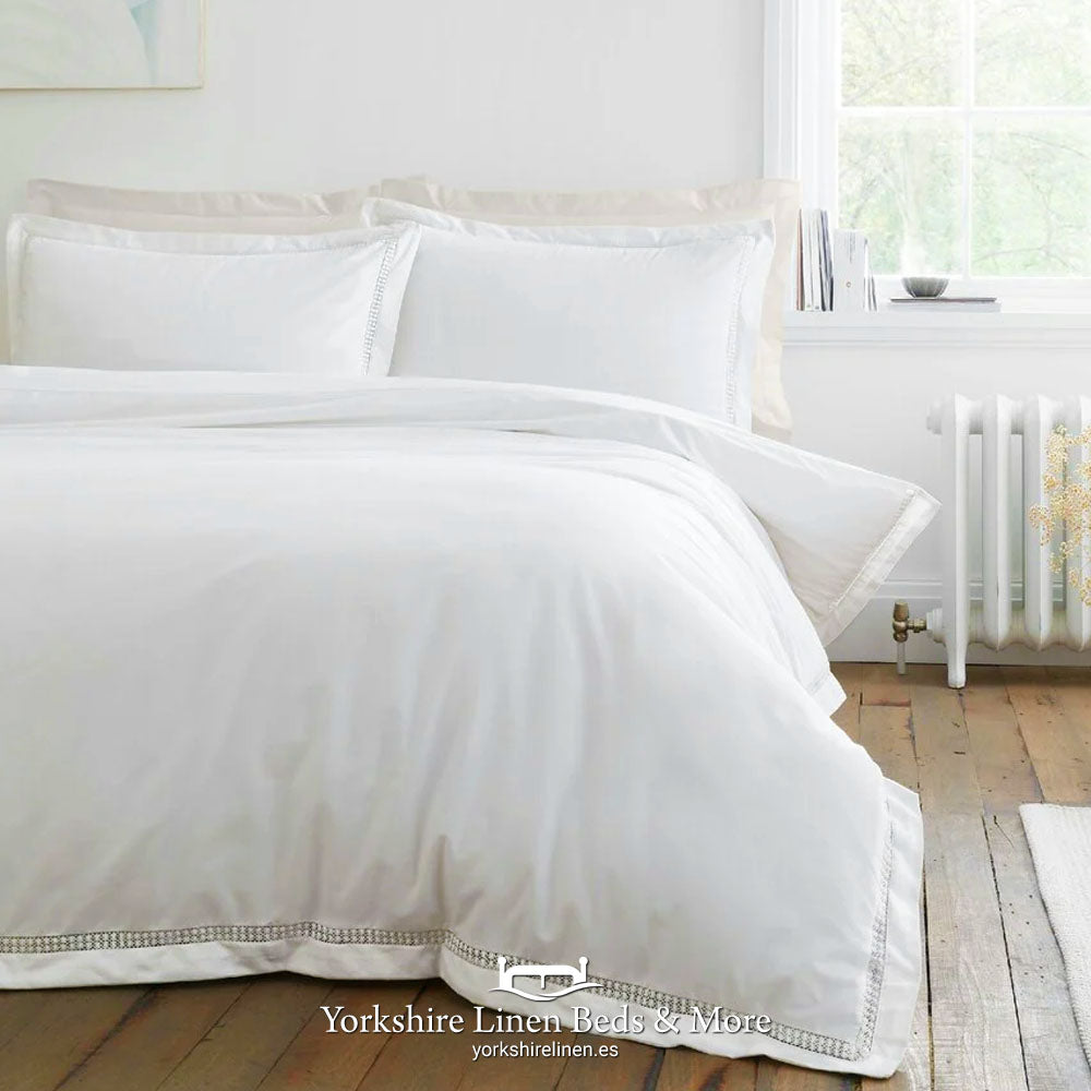 Oxford Lace Trim 100 % Cotton  Duvet Set - White
