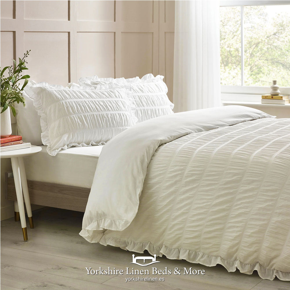 Seersucker Frill Cotton Rich Duvet Set- White
