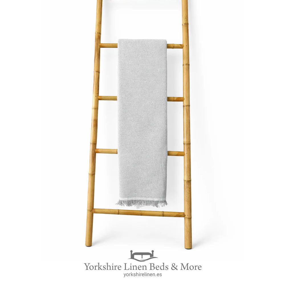 Small Weave Multiuse Throws - Grey