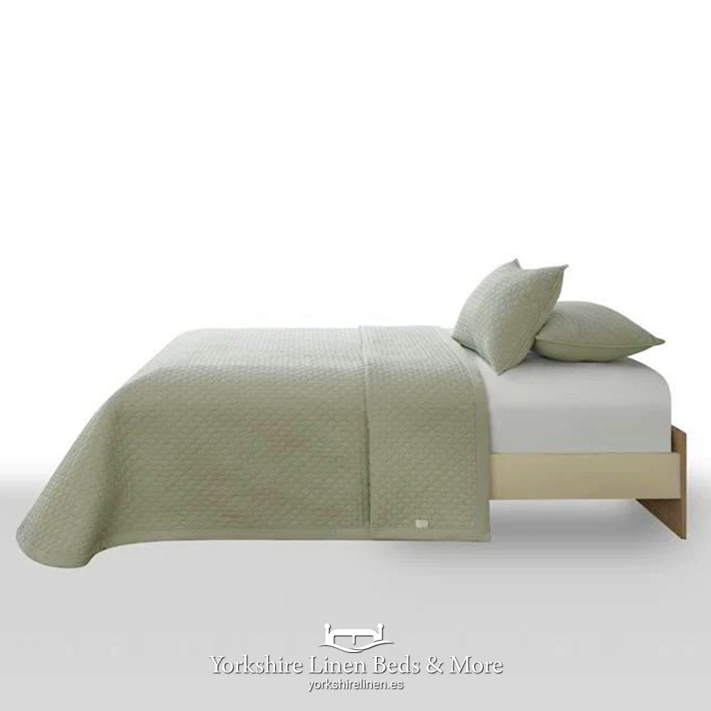 Stonewash Pin Tuck Bedspreads