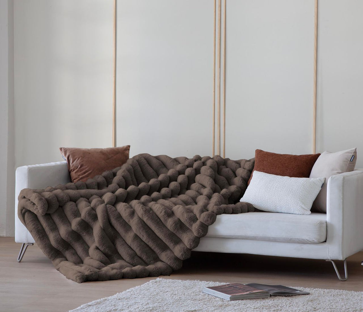 Bayron Luxury Fur Throw- Chocolate