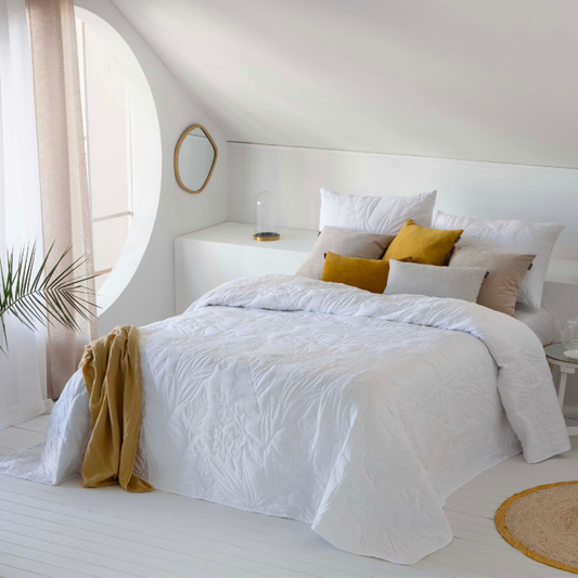 Mireya Lightweight Bedspread - White