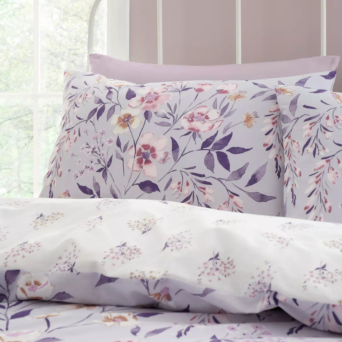 Isabella Floral Reversible Duvet Set