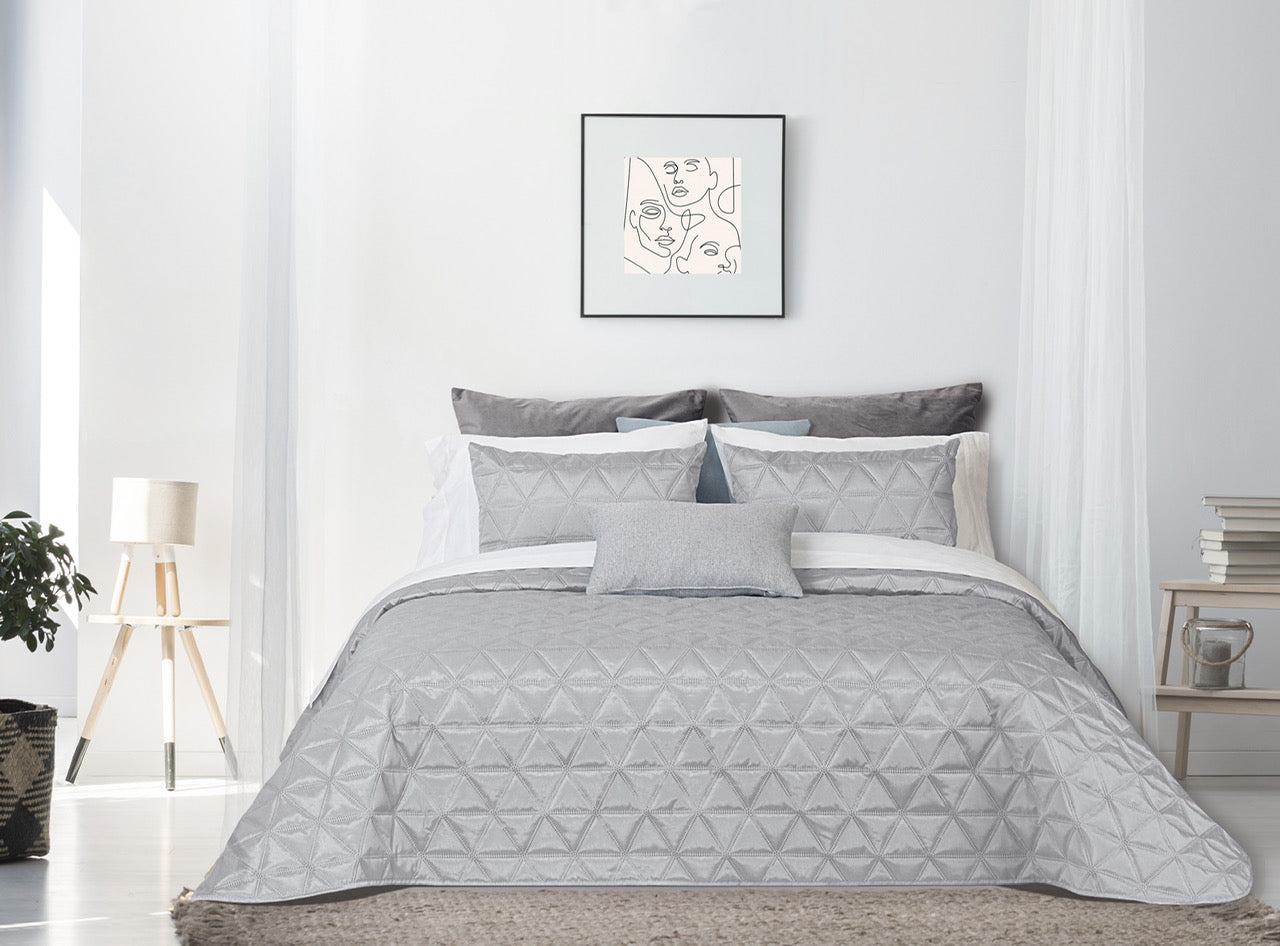 Luisa Luxury Sateen Bedspreads, Silver
