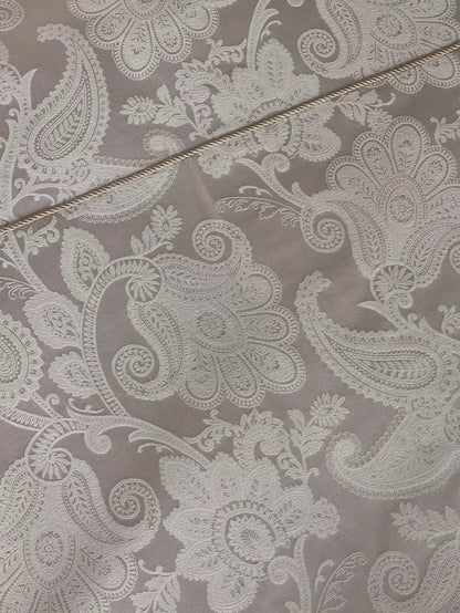 Catherine Lansfield Opulent Jacquard Duvet Set- Champagne