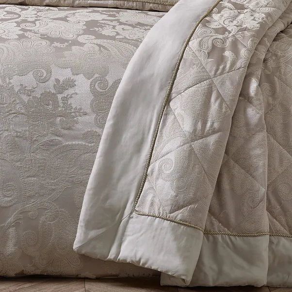 Catherine Lansfield Opulent Jacquard Duvet Set- Champagne