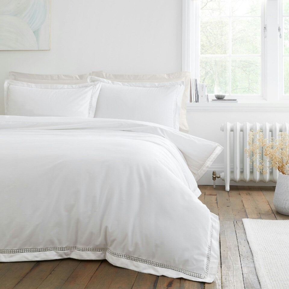 Oxford Lace Trim 100 % Cotton  Duvet Set - White